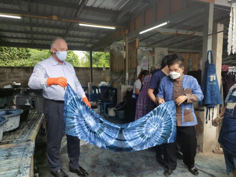 ร่วมต้อนรับท่านทูตและคณะ เยี่ยมชมพิพิธภัณฑ์เมืองแพร่ “คุ้มเจ้าหลวง”