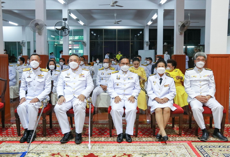 องค์การบริหารส่วนจังหวัดแพร่ ร่วมพิธีทำบุญตักบาตรถวายพระราชกุศล เนื่องในวันคล้ายวันสวรรคต พระบาทสมเด็จพระบรมชนกาธิเบศร มหาภูมิพลอดุลยเดชมหาราช บรมนาถบพิตร 13 ตุลาคม 2565