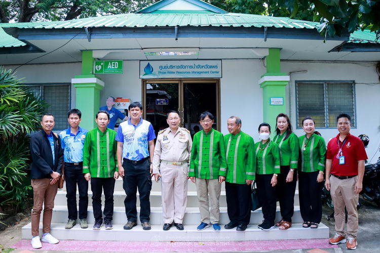 องค์การบริหารส่วนจังหวัดแพร่ ให้การต้อนรับ นายมงคล สุภามณี นายกเทศมนตรีตำบลสันทราย และคณะจากเทศบาลตำบลสันทราย ศึกษาดูงานเกี่ยวกับการบริหารจัดการน้ำขององค์การบริหารส่วนจังหวัดแพร่