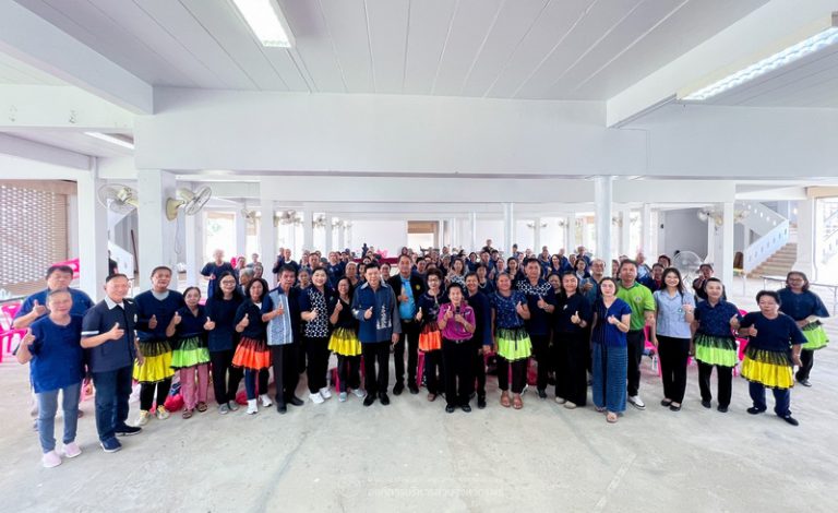 โครงการสร้างเสริมสุขภาพ สร้างกำลังใจ เพื่อขับเคลื่อนสังคมผู้สูงวัยจังหวัดแพร่ รุ่นที่ 7