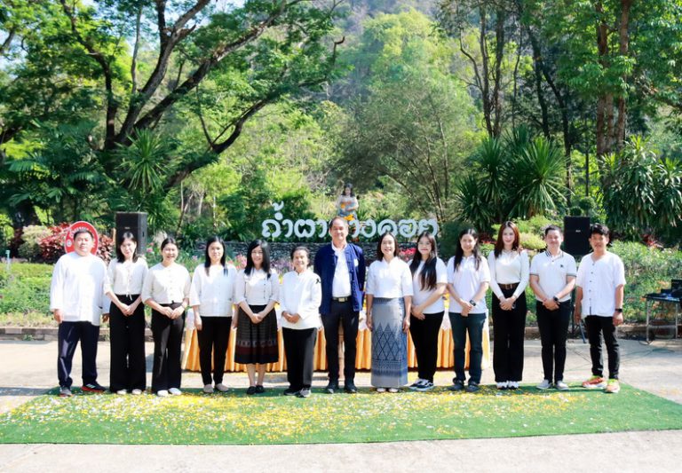 องค์การบริหารส่วนจังหวัดแพร่ ร่วมกับ องค์การบริหารส่วนตำบลร้องกวาง จัดพิธีบวงสรวงเจ้าแม่อรัญญาณี ณ ถ้ำผานางคอย อำเภอร้องกวาง จังหวัดแพร่