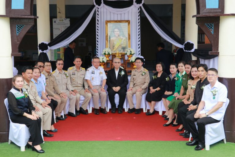องค์การบริหารส่วนจังหวัดแพร่ ต้อนรับคณะตรวจเยี่ยมสถานีอนามัยเฉลิมพระเกียรติ 60 พรรษา นวมินทราชินี