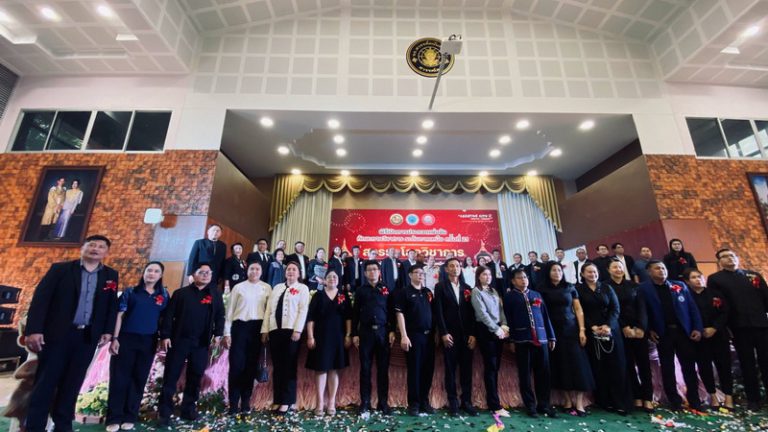 องค์การบริหารส่วนจังหวัดแพร่ ร่วมพิธีเปิดงานมหกรรมการจัดการศึกษาท้องถิ่น การแข่งขันทักษะภาคเหนือ ครั้งที่ 21 ประจำปีงบประมาณ พ.ศ. 2569 สวรรคโลกวิชาการ CREATIVE CITY “จุดประกายการเรียนรู้ สู่วิถีเมืองสรรค์”