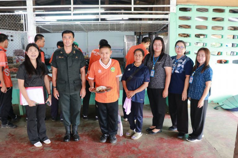 องค์การบริหารส่วนจังหวัดแพร่ ตรวจติดตามโครงการอาหารกลางวันของโรงเรียนกีฬาองค์การบริหารส่วนจังหวัดแพร่ (พัฒนาประชาอุปถัมภ์)