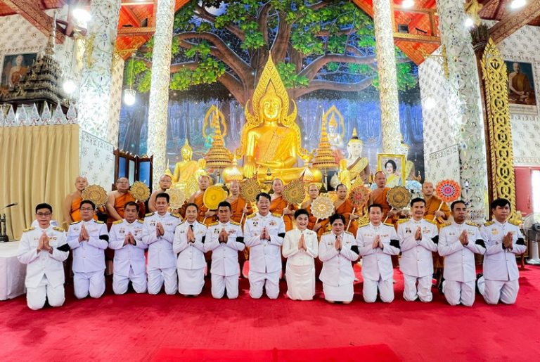 องค์การบริหารส่วนจังหวัดแพร่ ร่วมพิธีสวดพระพุทธมนต์และทำบุญตักบาตรถวายพระราชกุศล เนื่องในวันคล้ายวันพระราชสมภพ สมเด็จพระนางเจ้าสิริกิติ์ พระบรมราชินีนาถ พระบรมราชชนนีพันปีหลวง และวันแม่แห่งชาติ 12 สิงหาคม 2569