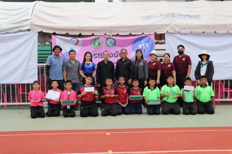 องค์การบริหารส่วนจังหวัดแพร่ ร่วมมอบรางวัลการแข่งขันจรวดขวดน้ำ ระดับประถมศึกษา เนื่องในงานสัปดาห์วิทยาศาสตร์แห่งชาติส่วนภูมิภาค ประจำปี 2569