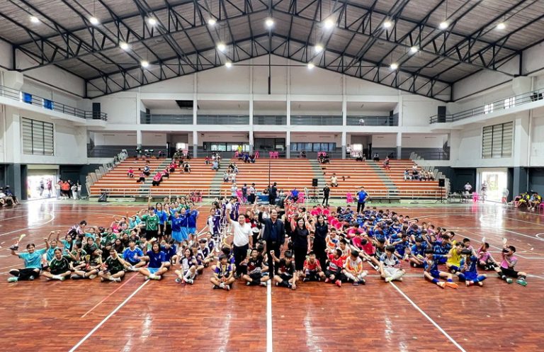 พิธีมอบถ้วยรางวัลการแข่งขันฟุตซอล