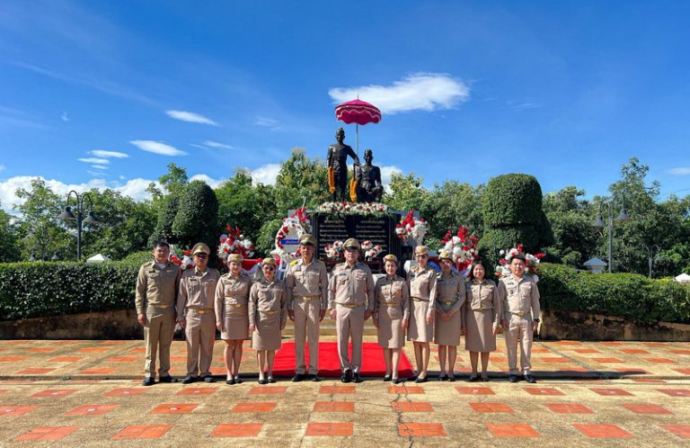 พิธีวางพวงมาลาสดุดีสองมหาวีรบุรุษเมืองแพร่