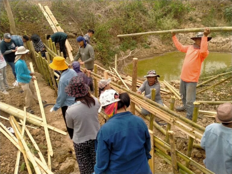 กิจกรรมสร้างฝายตามโครงการโรงเรียนบริหารจัดการน้ำ (การบริหารจัดการน้ำแบบพึ่งพาตนเอง) รุ่นที่ 3