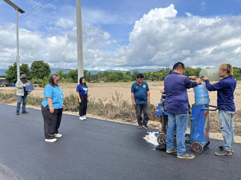 ตรวจติดตามความคืบหน้าโครงการปรับปรุงผิวทางแอสฟัลท์ติกคอนกรีต สาย พร.ถ. 1-0004 บ้านอัมพวัน – บ้านหนองสุวรรณ อำเภอสอง จังหวัดแพร่