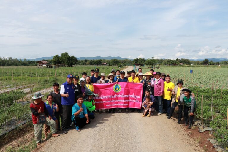 ส่งมอบโครงการก่อสร้างพื้นฐานองค์การบริหารส่วนจังหวัดแพร่ โครงการปรับปรุงถนนลูกรังด้วยหินคลุก สายเลียบหนองแม่ยาง บ้านปากยาง