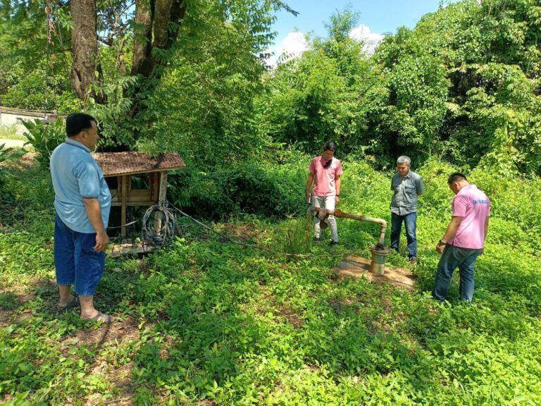 ดำเนินการสำรวจบ่อบาดาลที่จะทำการเป่าพัฒนาบ่อบาดาลองค์การบริหารส่วนตำบลทุ่งแล้ง บ้านผาจั๊บ หมู่ที่ 6 ตำบลทุ่งแล้ง อำเภอลอง  จังหวัดแพร่